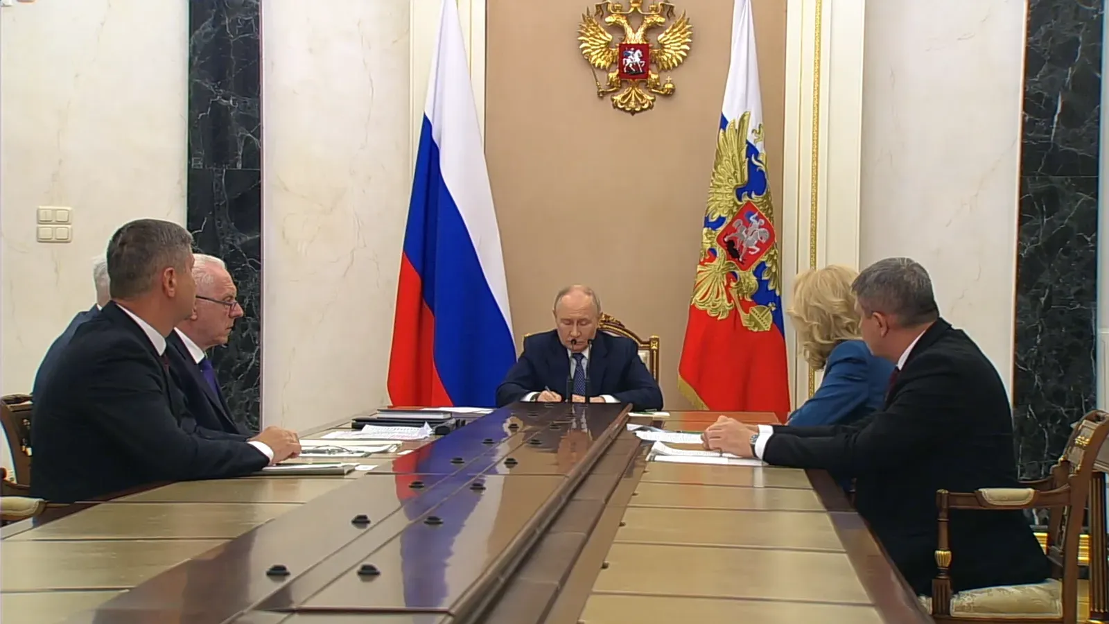 Владимир Путин Старобельскиҙа теракт буйынса кәңәшмә үткәрҙе