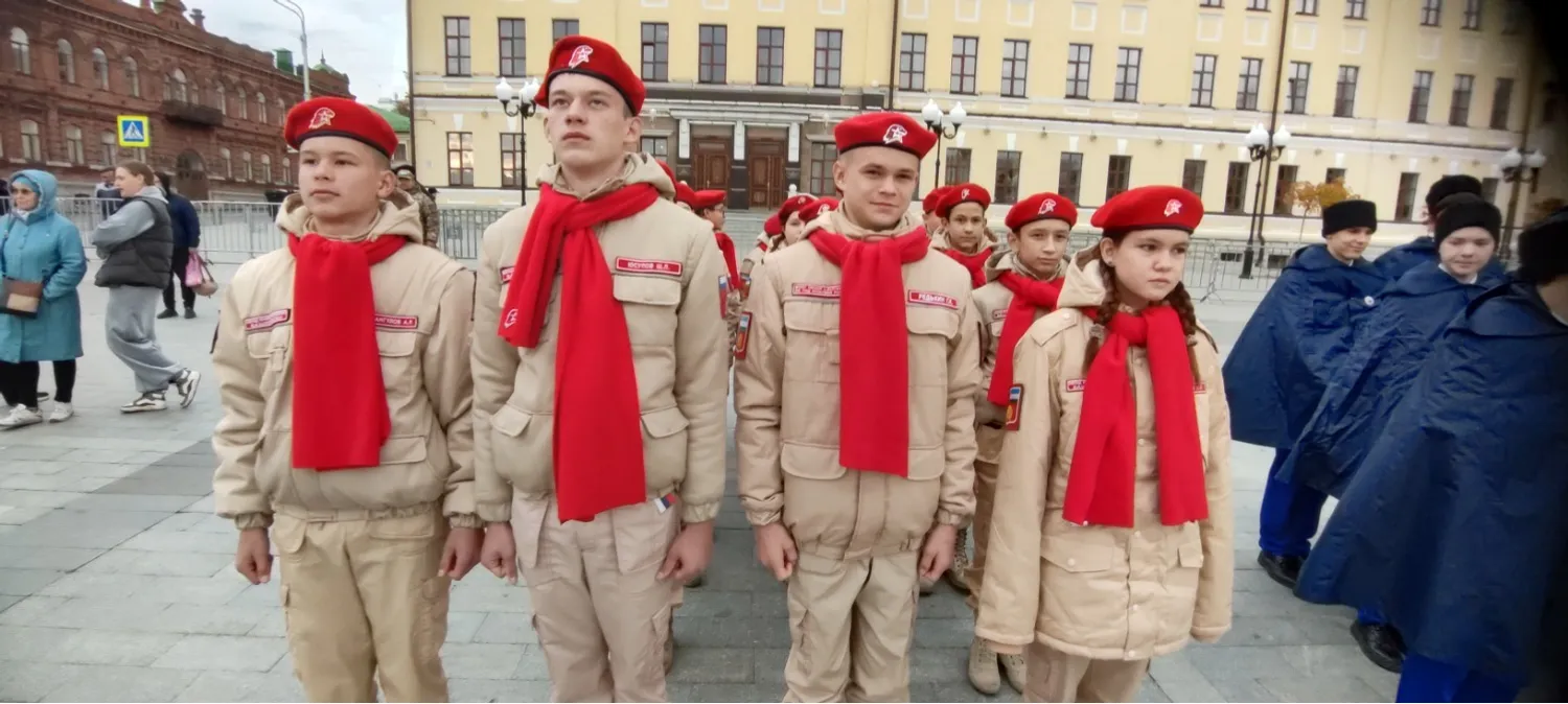 Өфөнөң Совет майҙанында 600 бала «шайморатовсылар» рәтенә алынды