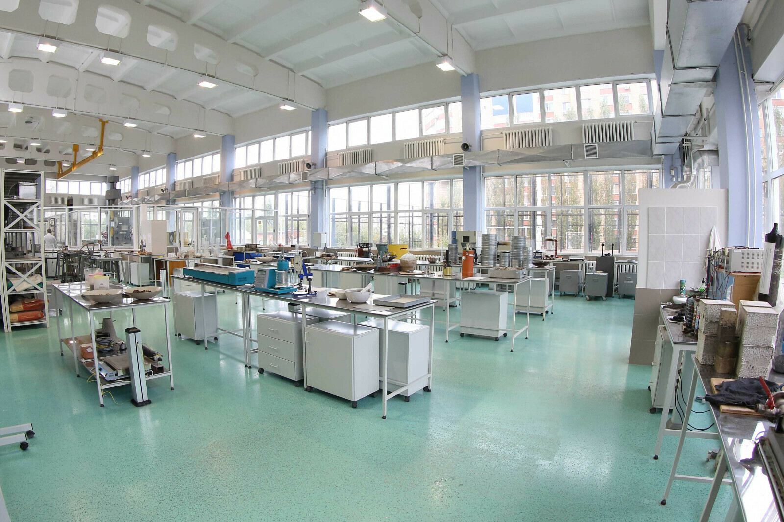 Вуз-резидент Межвузовского кампуса учредил гранты на создание лабораторий