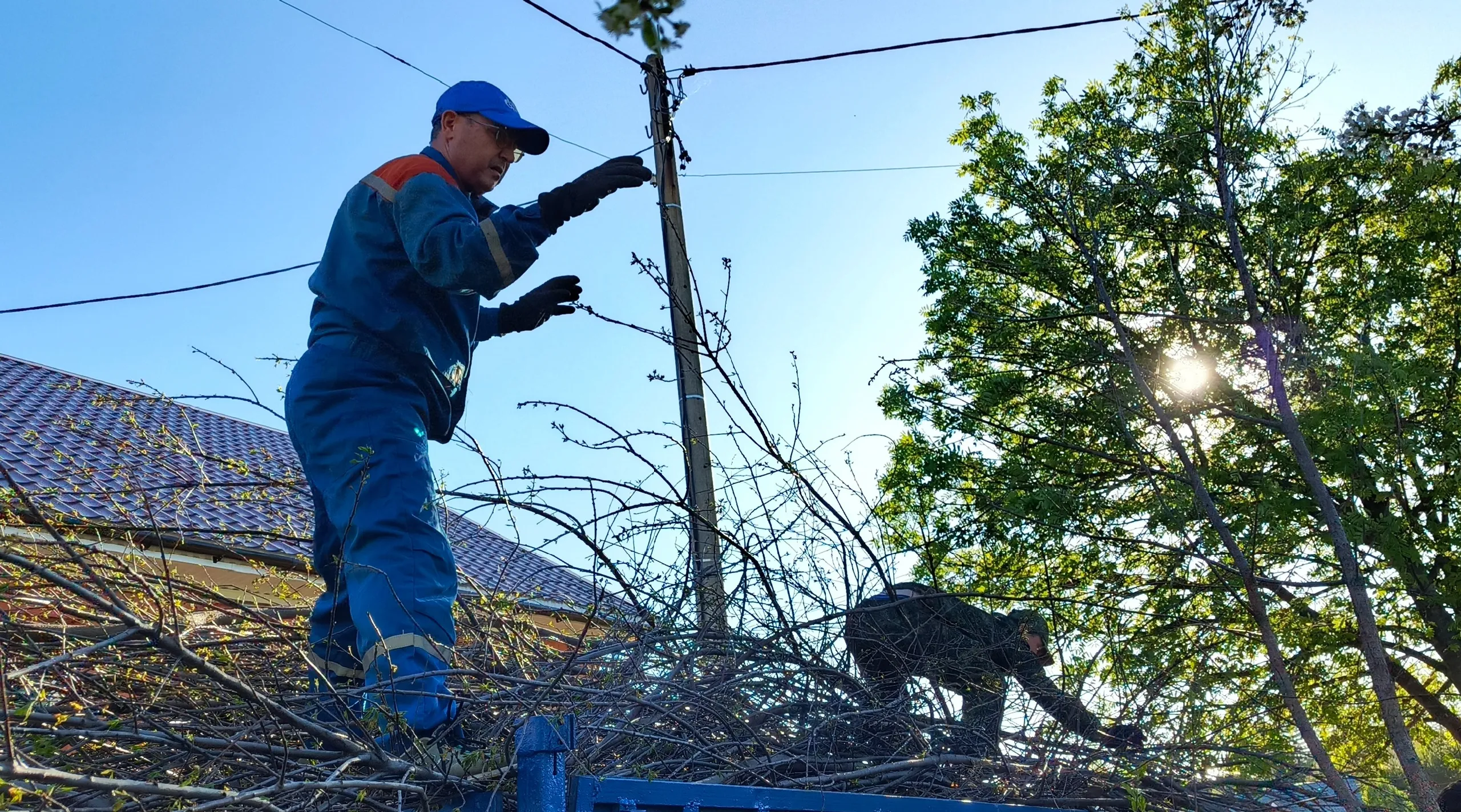 Ауырғазы районы ирекмәндәре ғаиләләргә ярҙам итә