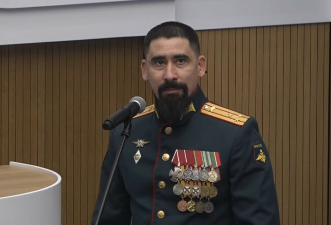 Радий Хәбиров полковник Ринат Ибраһимовҡа генерал Шаймуратов орденын тапшырҙы