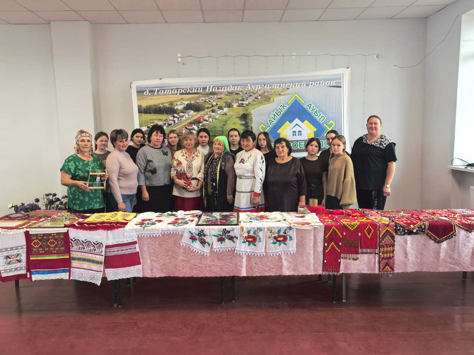 Ауырғазы районының оҫталары милли кейем тегеү буйынса дәрес бирҙе