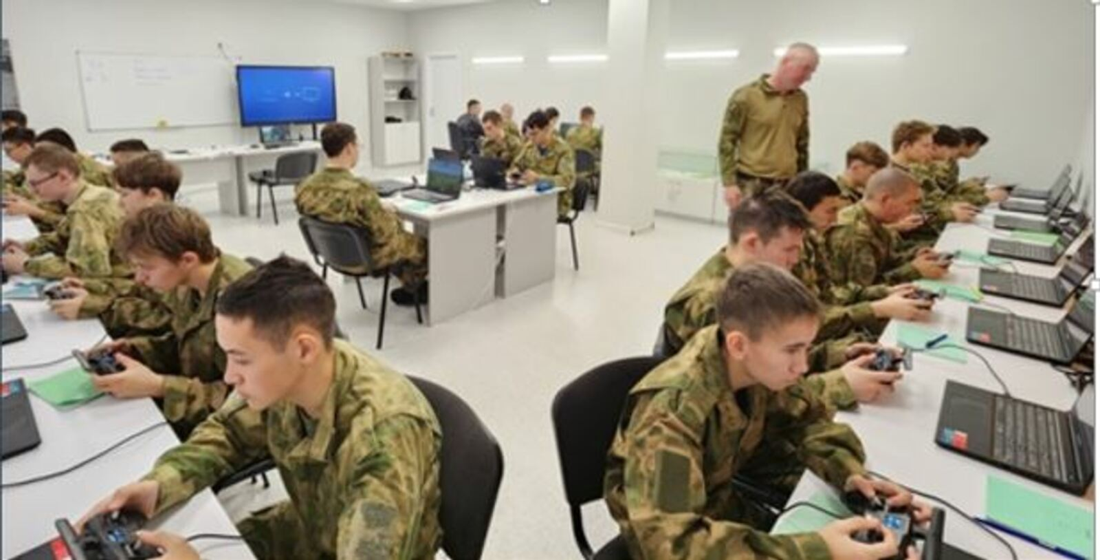 879 мәктәп музыка, рәсем, физика кабинеттары өсөн яңы йыһаздар аласаҡ