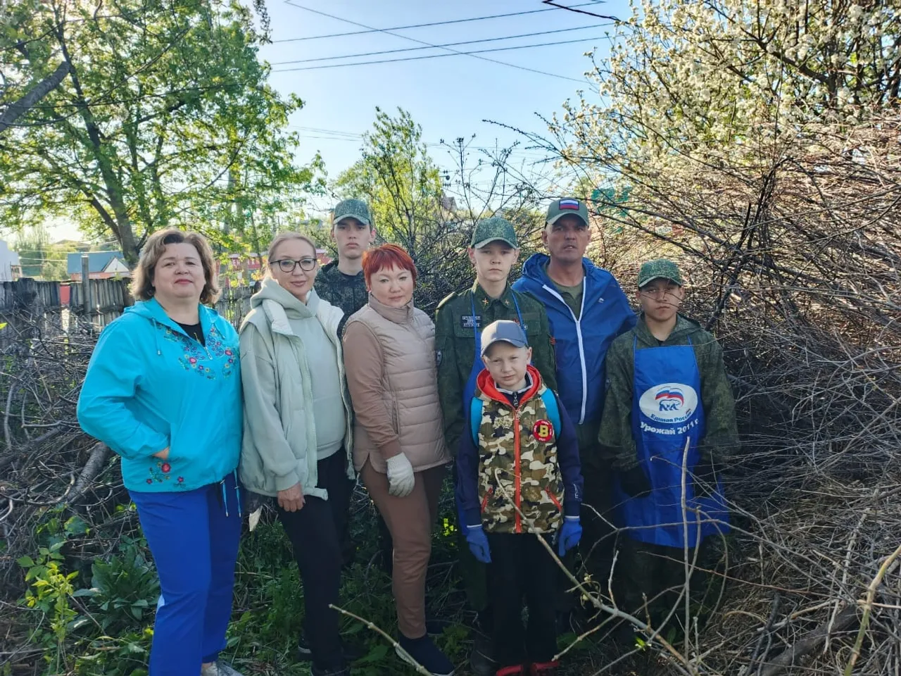 Ауырғазы районы ирекмәндәре ғаиләләргә ярҙам итә