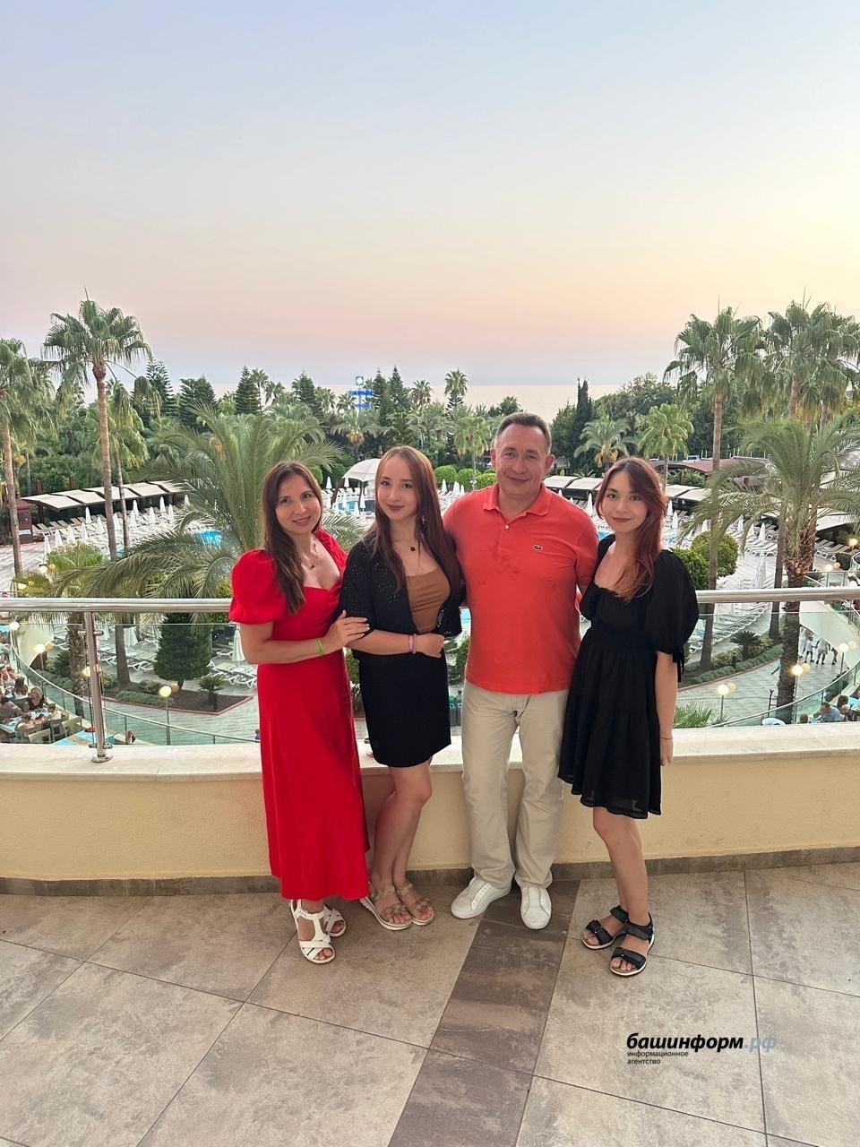 Өфөнән күп балалы әсәй-психолог «Семья под ключ» проектын башлап ебәрҙе