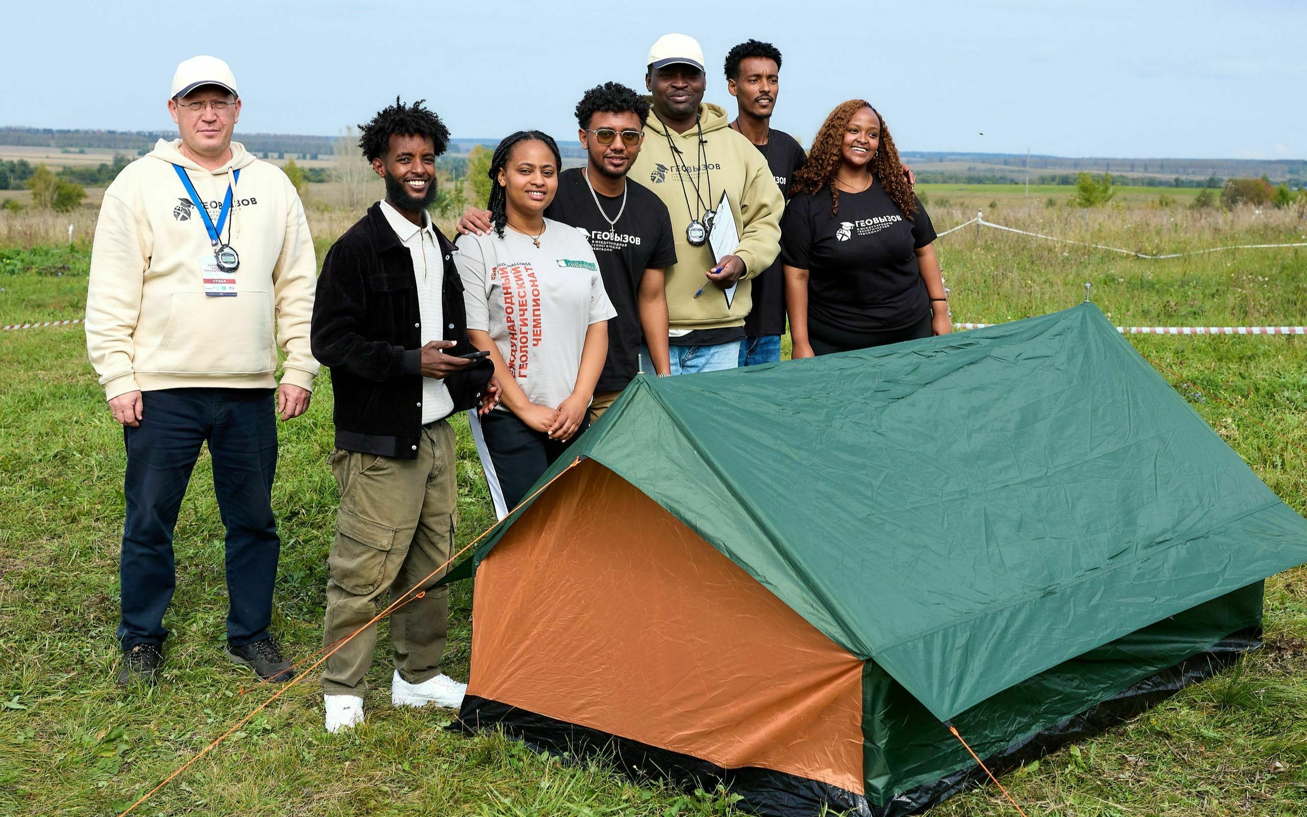 Более 300 студентов-геологов соревнуются в строении полевой стоянки в Башкирии