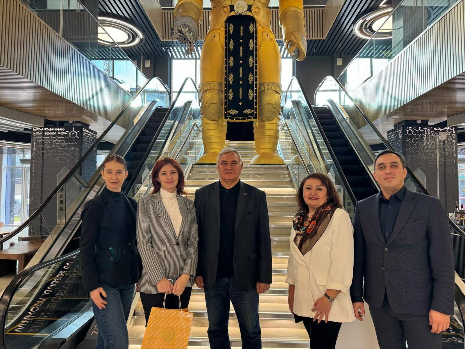 Өфө вуз-ара кампусы Алтай крайынан делегация ҡабул итте