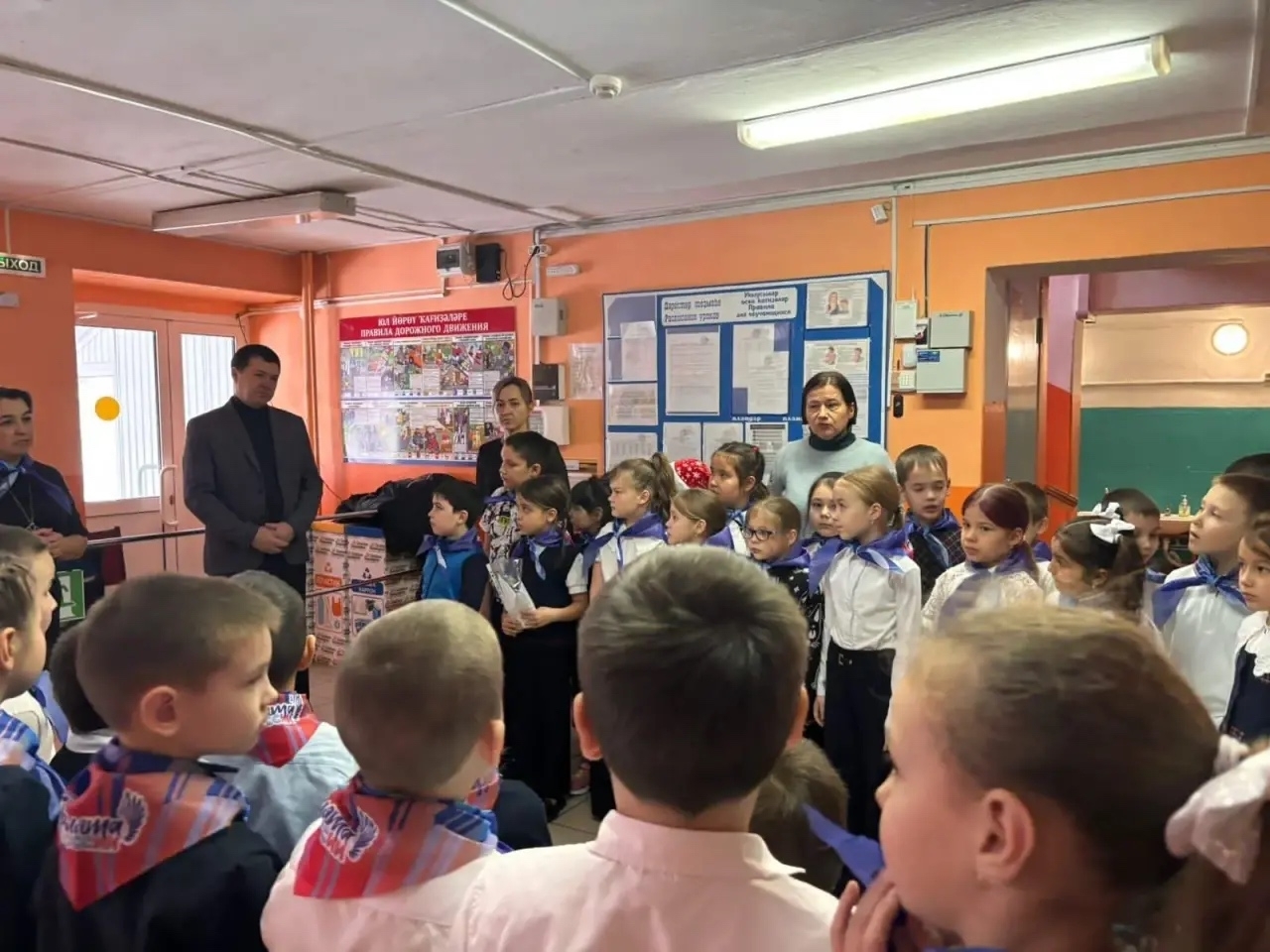 Ауырғазы районының башланғыс класс уҡыусылары МХО-ға ихлас бүләктәр әҙерләгән
