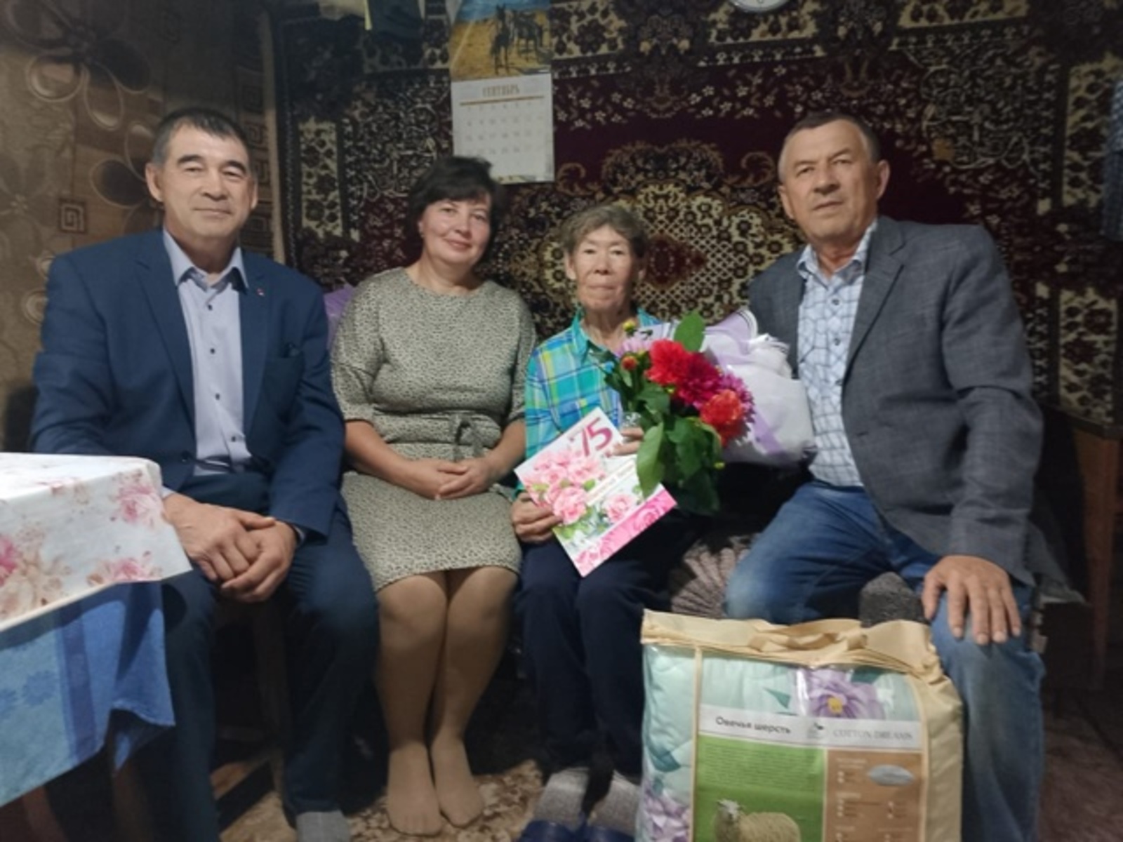 Ауырғазы районында күренекле ижадсыны ҡотланылар