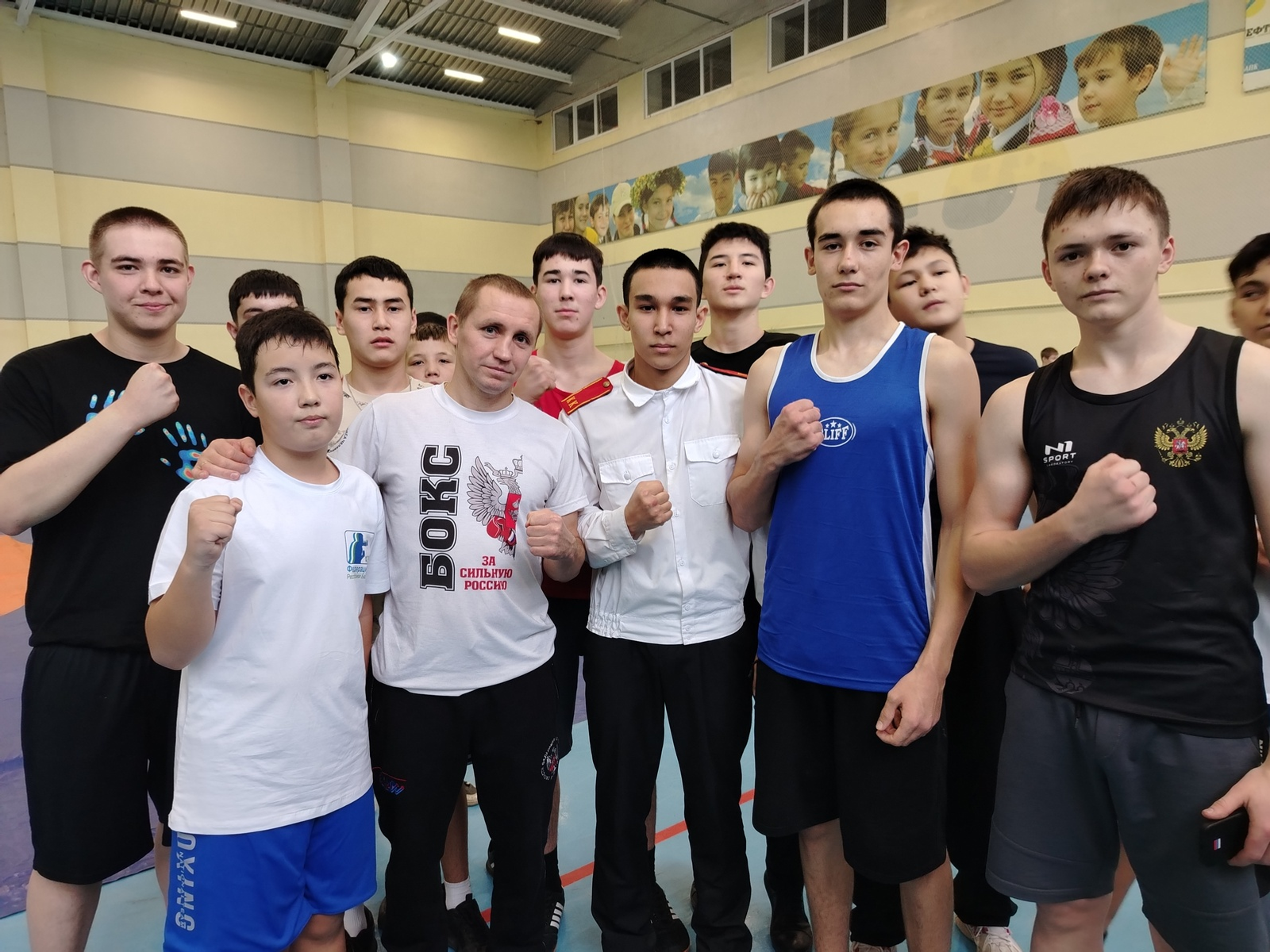 Рәсәй боксёрҙары Баймаҡ районында оҫталыҡ дәресе үткәрҙе