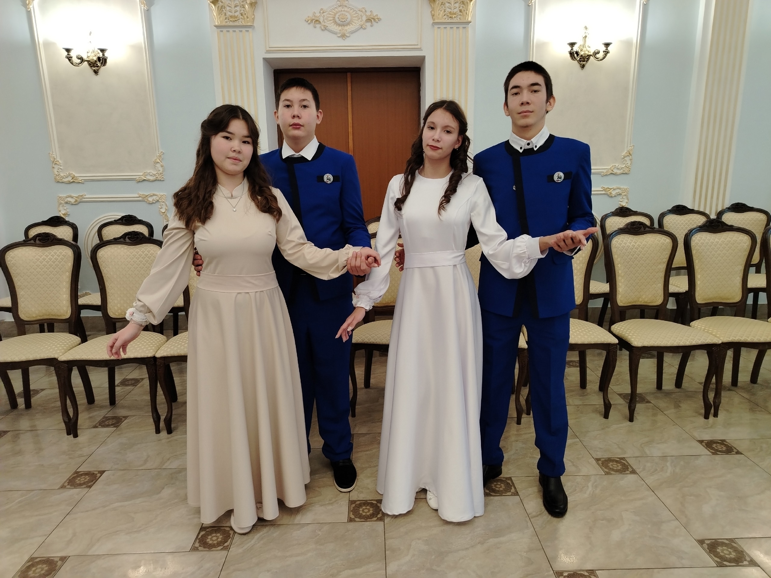 Ауырғазы уҡыусылары Өфөлә «Йәш шайморатовсылар балы»нда ҡатнашты