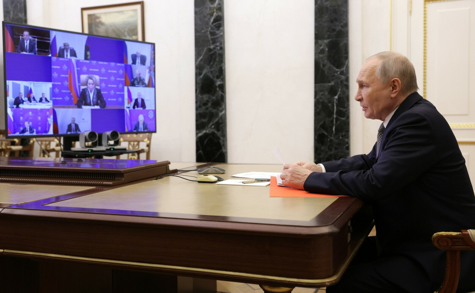 В.Путин Хәүефһеҙлек советының даими ағзалары менән кәңәшмә үткәрҙе