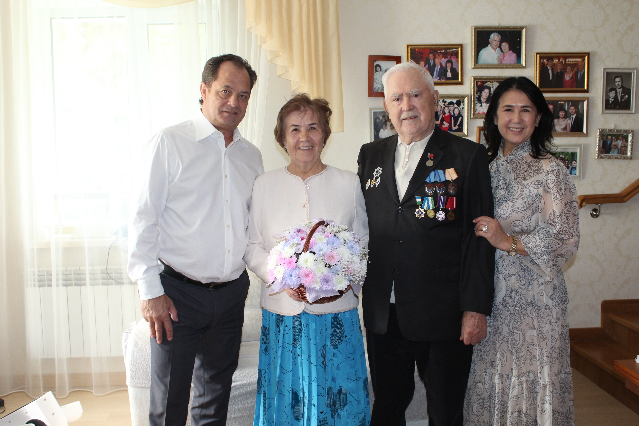 Ауырғазы районынан Ишморатовтар ғаиләһе бриллиант туйҙарын билдәләне