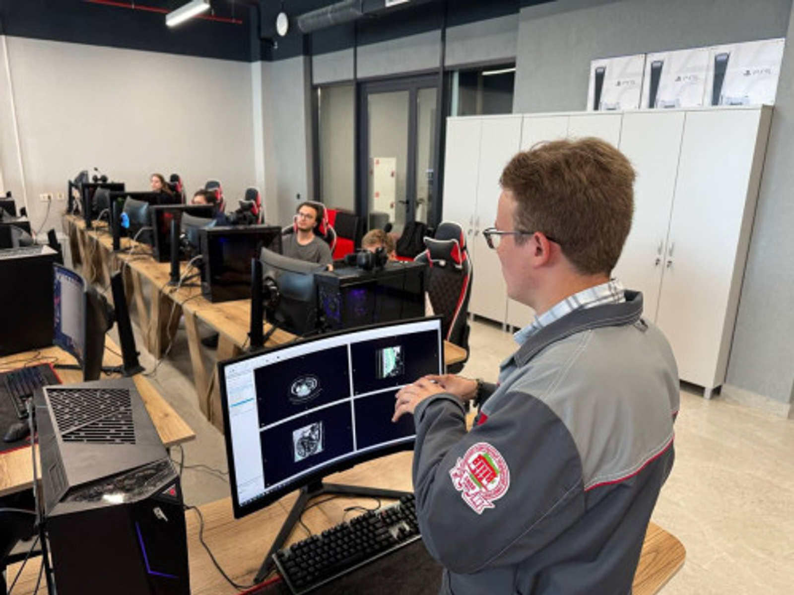 Безопасное применение ИИ в образовании и медицине обсудили ученые в Межвузовском