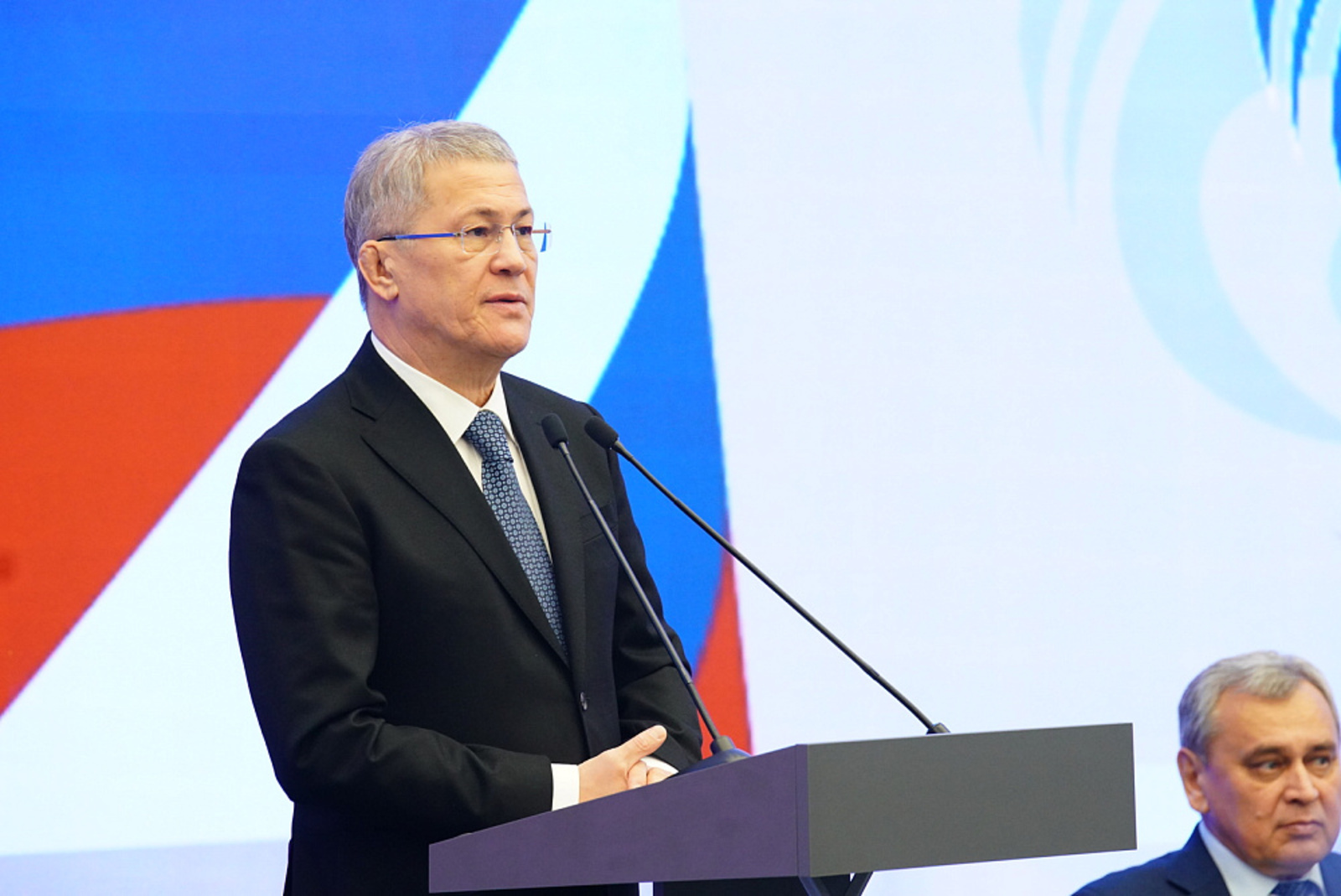 Радий Хәбиров Рәсәй юристары ассоциацияһын 20 йыллығы менән ҡотланы