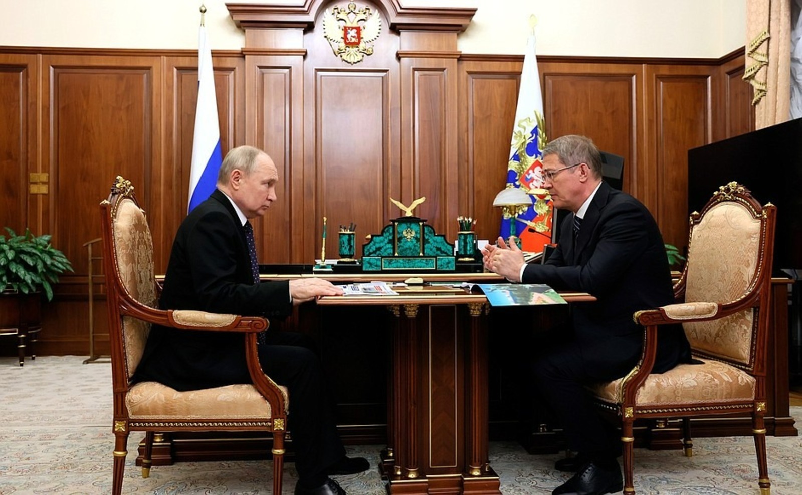 Владимир Путин провел рабочую встречу с Главой Башкирии Радием Хабировым