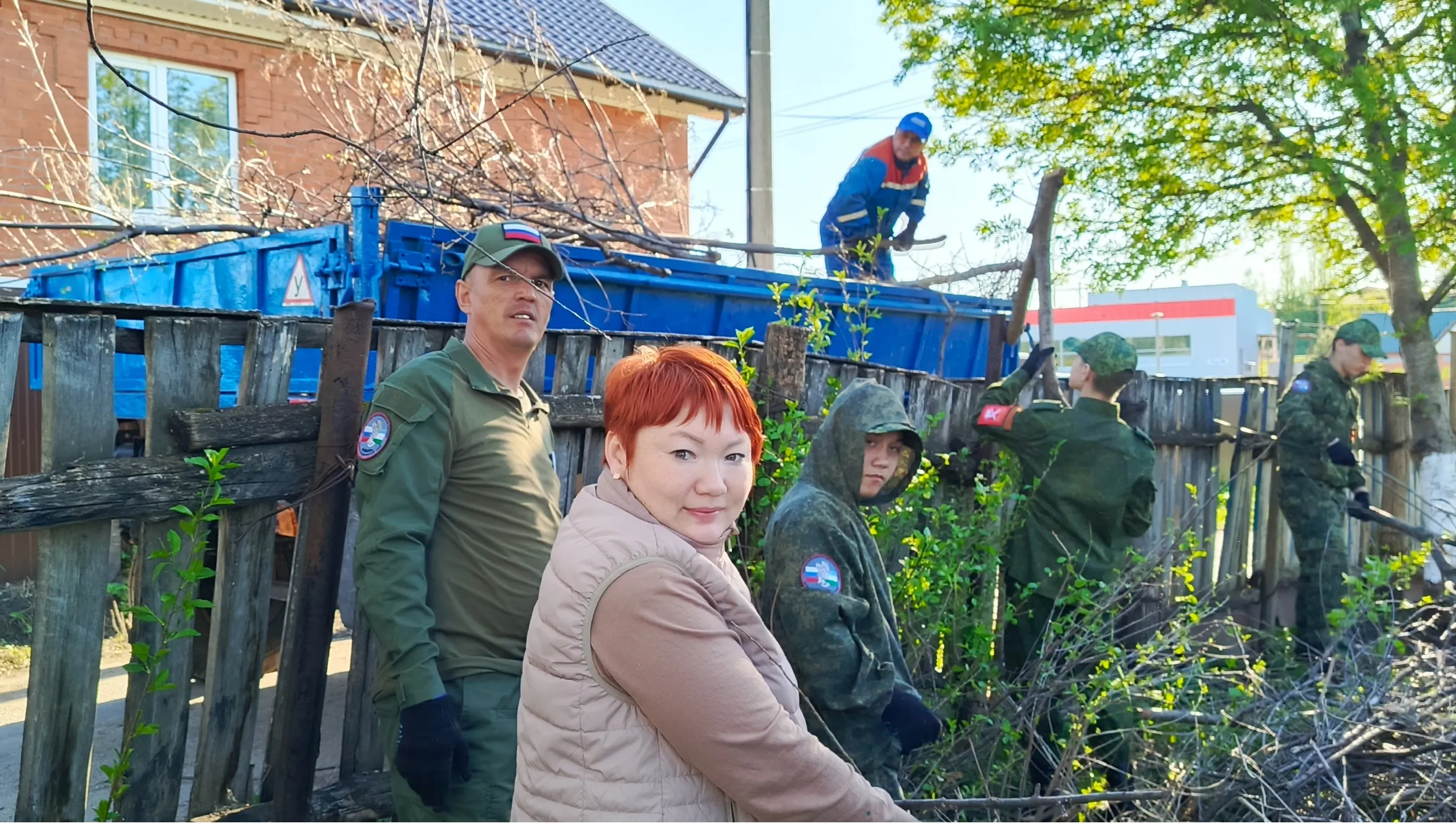 Ауырғазы районы ирекмәндәре ғаиләләргә ярҙам итә