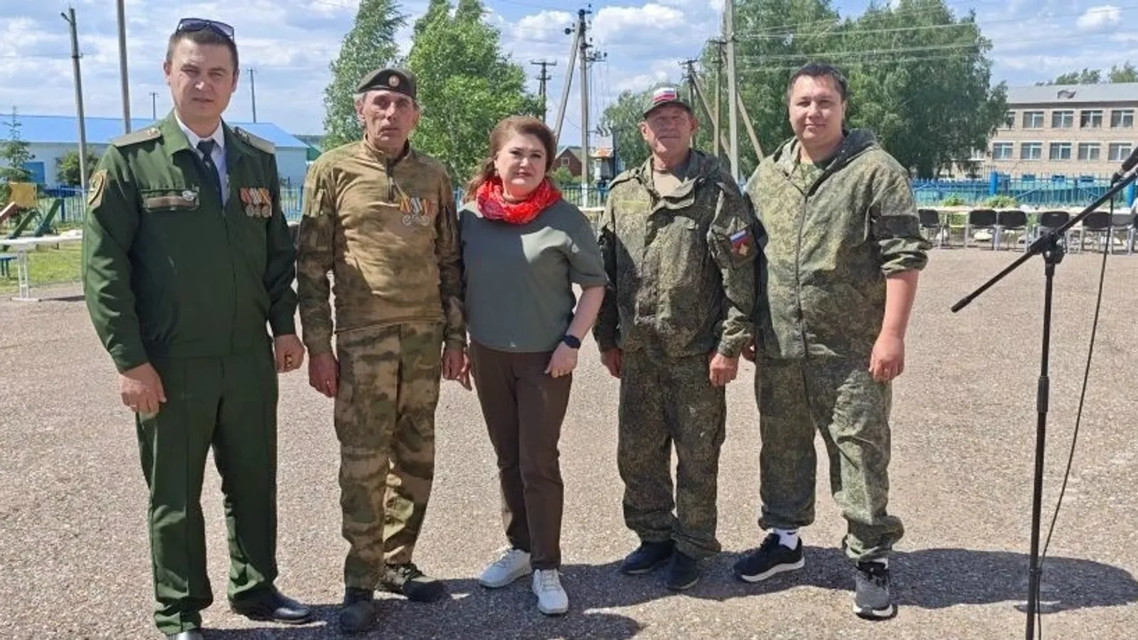 Ауырғазы ветерандары автоуҙышта ҡатнашты