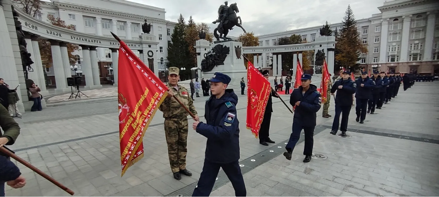 Өфөнөң Совет майҙанында 600 бала «шайморатовсылар» рәтенә алынды
