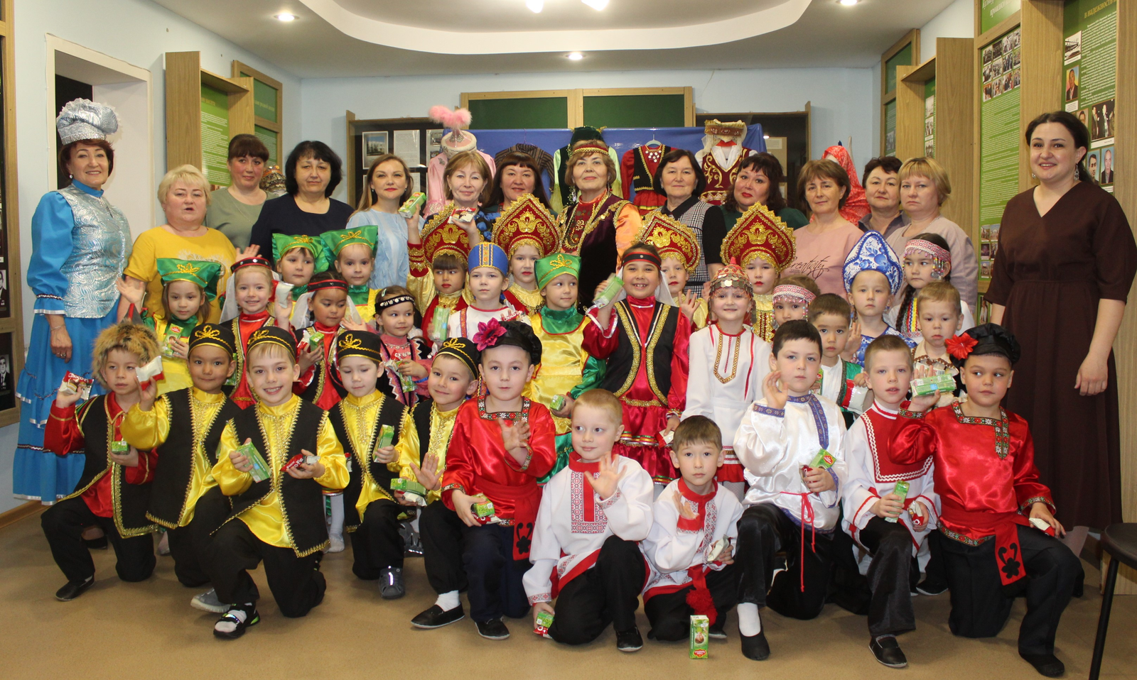 Ауырғазы районында кескәйҙәр Милли кейем көнөндә