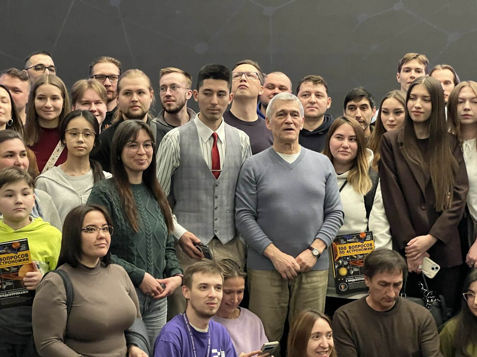 Ғалим Владимир Сурдин Өфөлә Фән айлығын лекция менән тамамланы